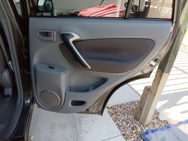 2003 RAV4 (27).jpg